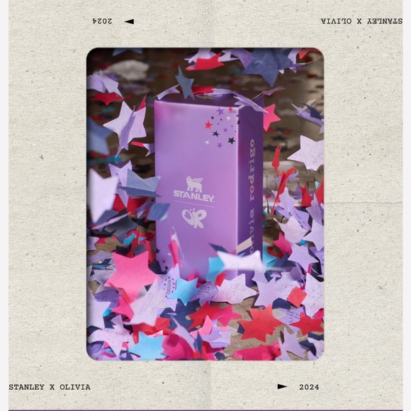Olivia Rodrigo x Stanley 40oz - Picture 4 of 5